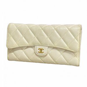 CHANEL White Caviar Leather Wallet